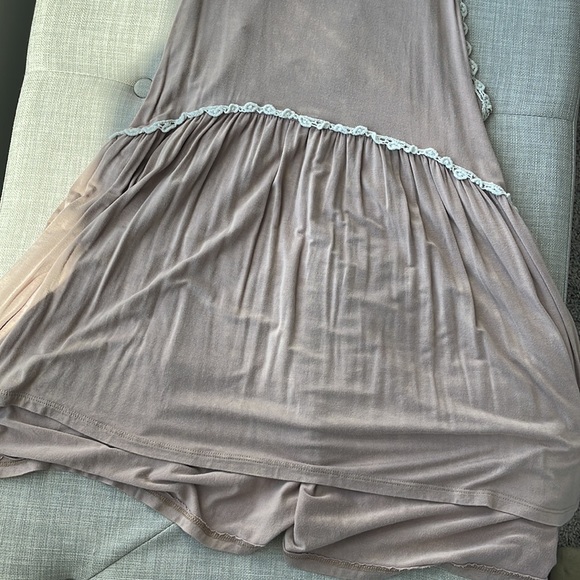 Pants Store Women’s Top - Picture 3 of 6